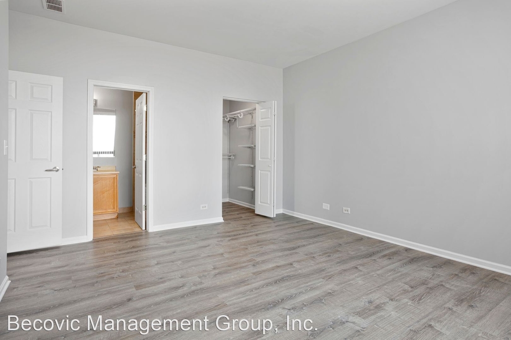 2451 W Howard Street - Photo 10