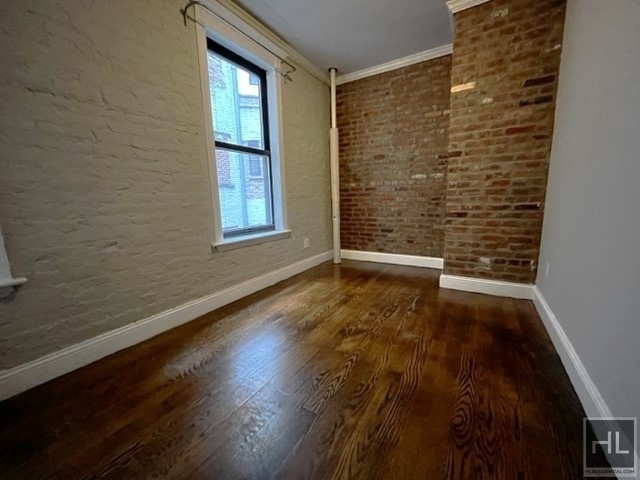 340 East 18th Street - Photo 8