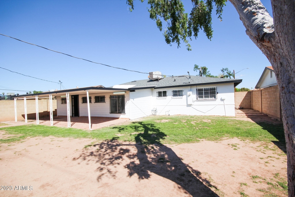 1949 W Montebello Avenue - Photo 20