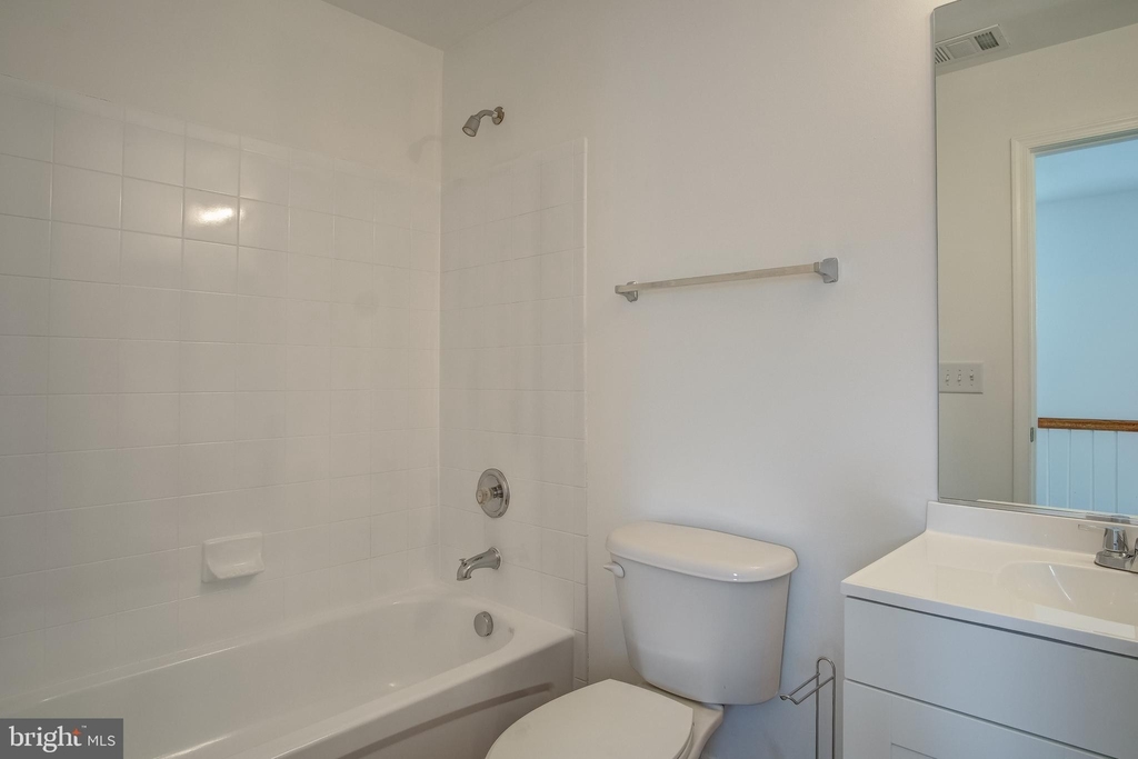 307 E Custis Avenue - Photo 20