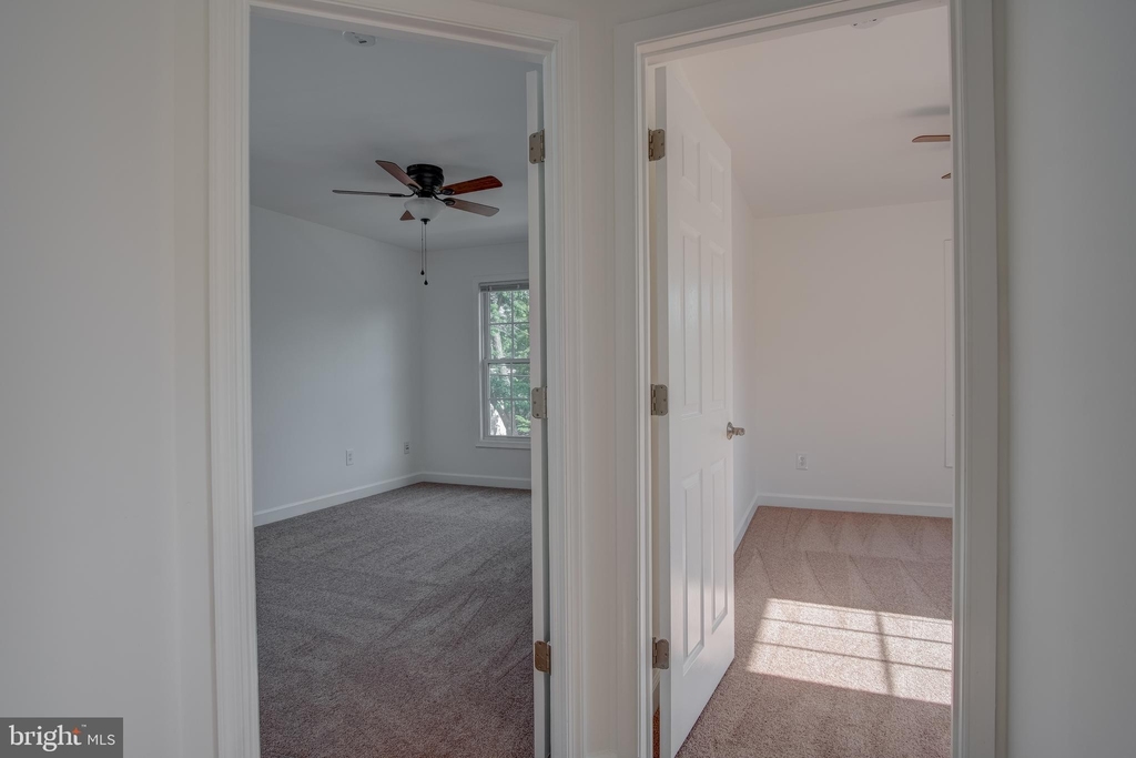 307 E Custis Avenue - Photo 21