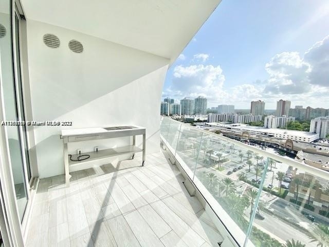 16901 Collins Ave - Photo 24