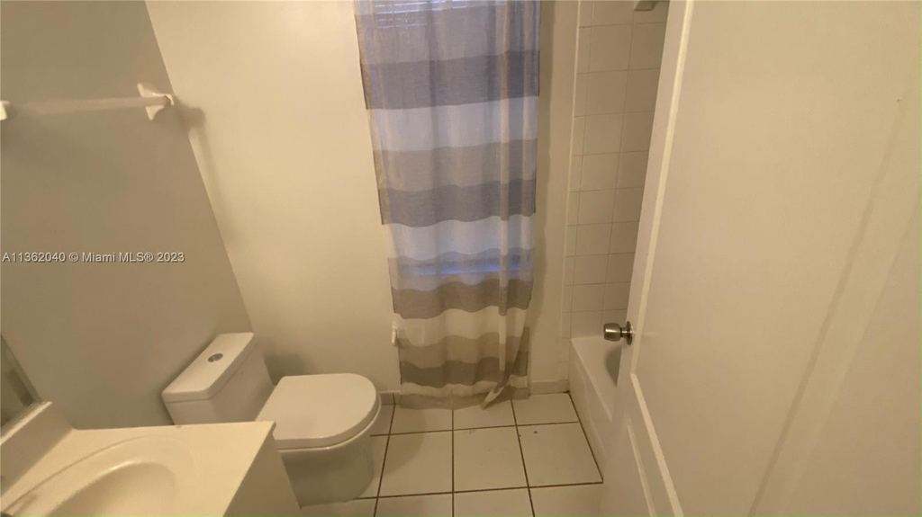 21240 Ne 9th Ct - Photo 16