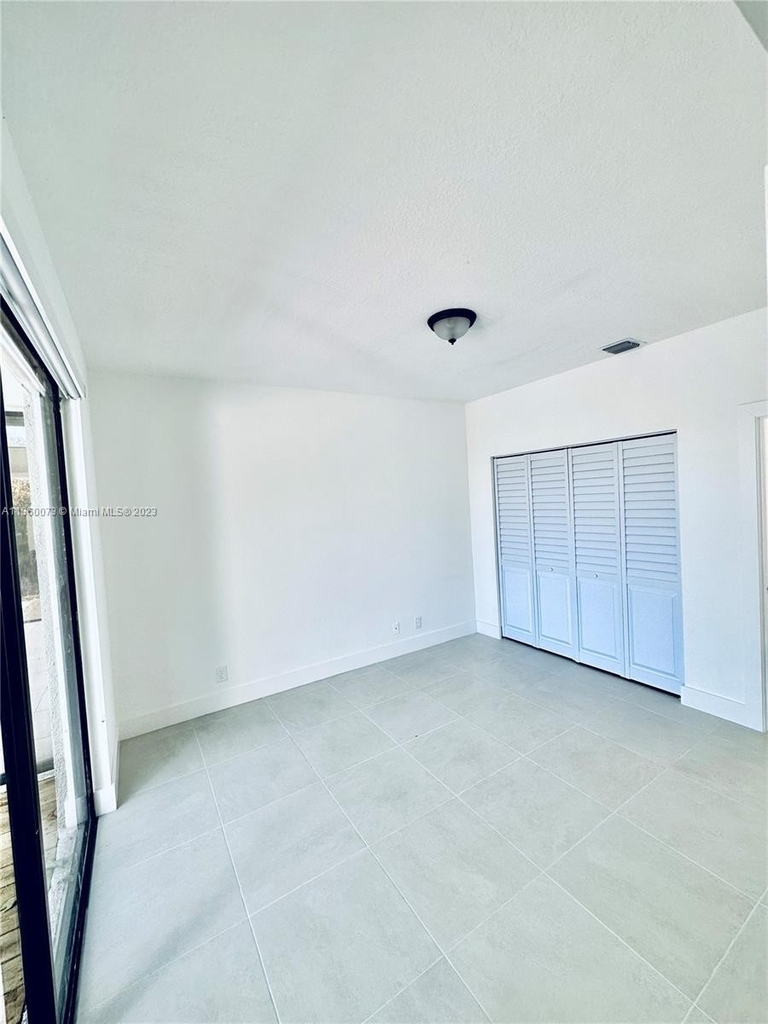 8541 Franjo Rd - Photo 17