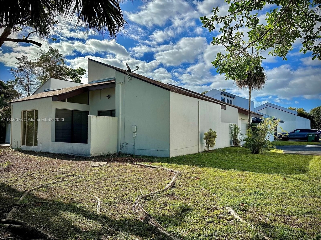 8541 Franjo Rd - Photo 2