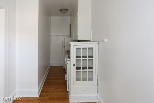 4631 N. Paulina, Unit 113 - Photo 3