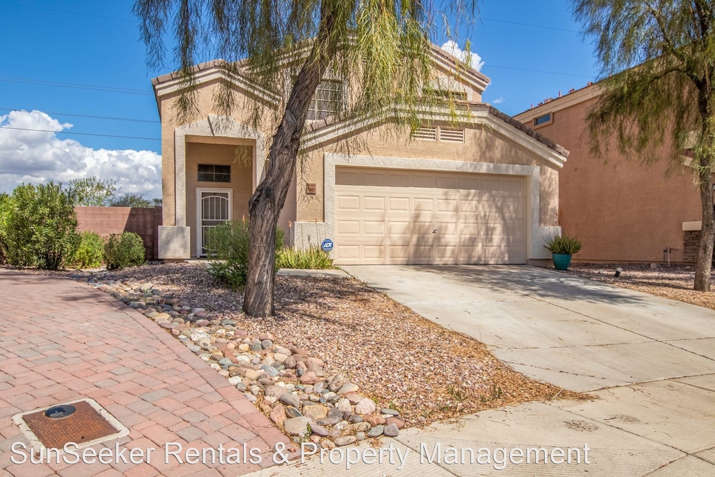 1431 S 231st Lane - Photo 0