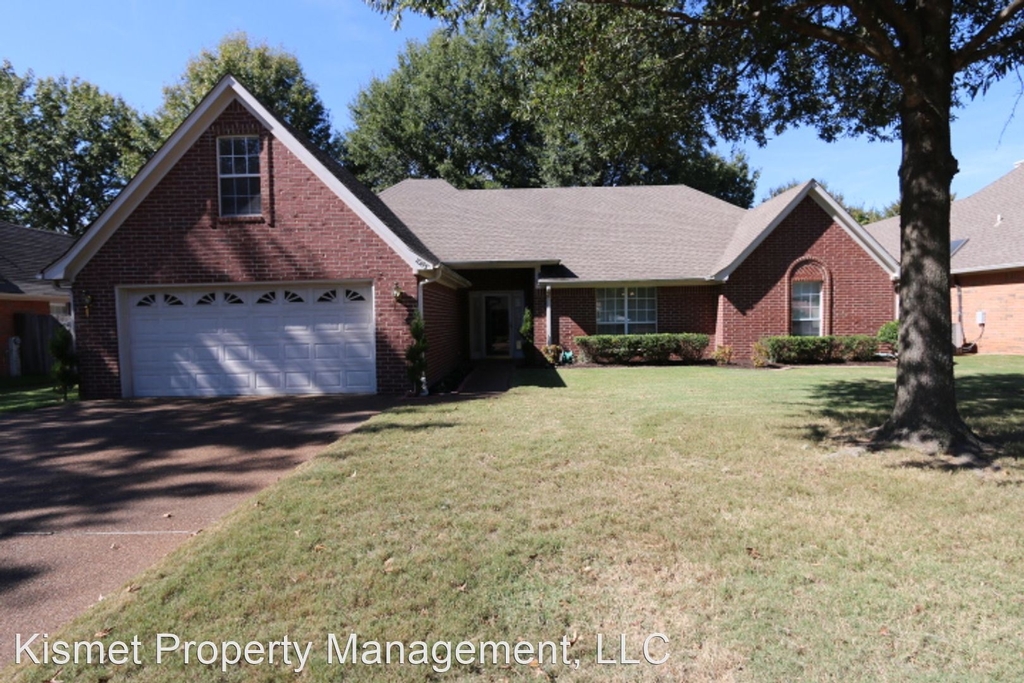 1085 Sugar Lane - Photo 0