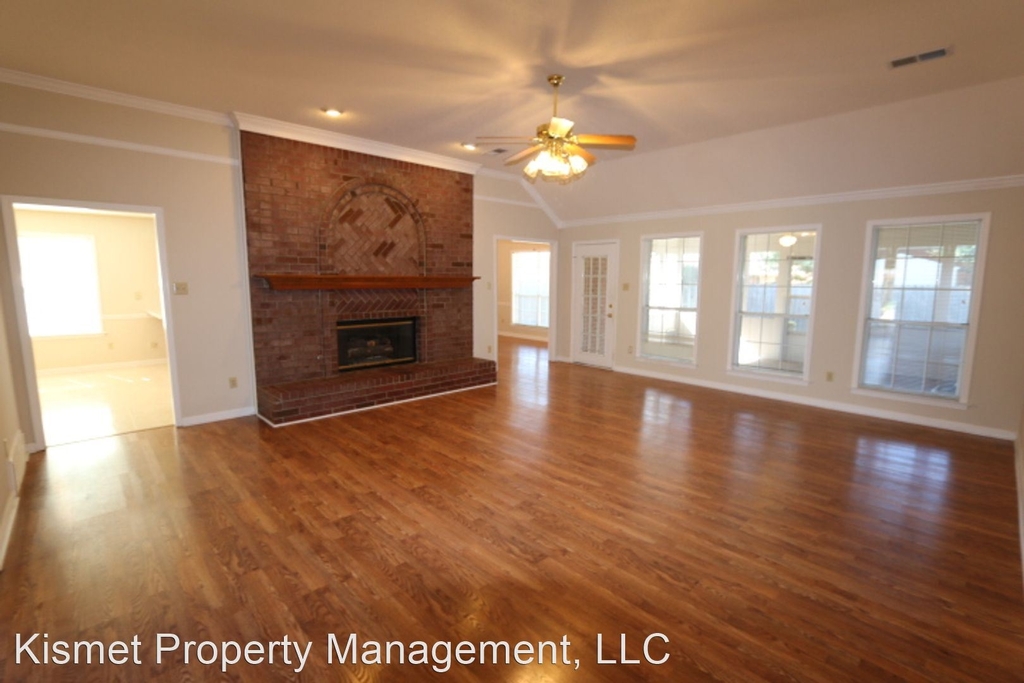 1085 Sugar Lane - Photo 2