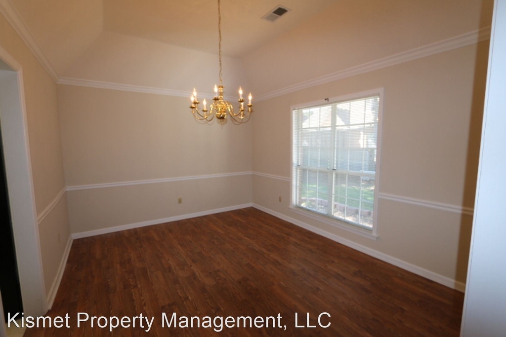 1085 Sugar Lane - Photo 3