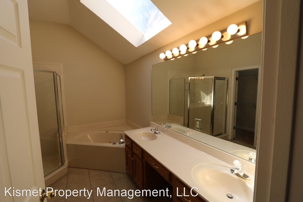 1085 Sugar Lane - Photo 13