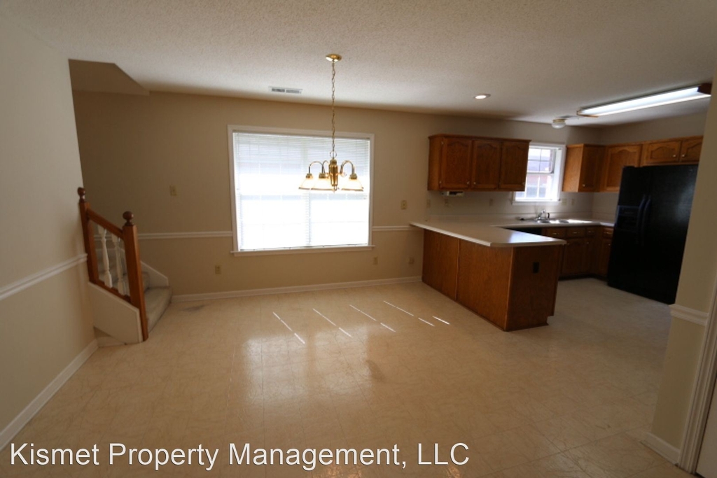 1085 Sugar Lane - Photo 6