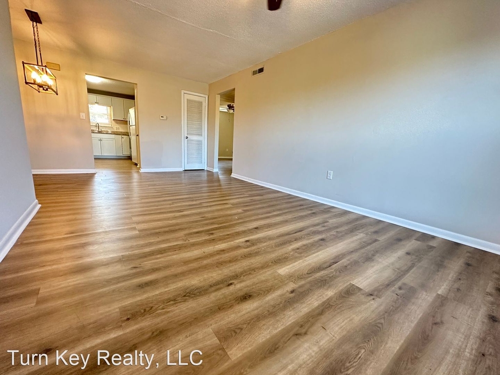 8372 Thomas Avenue Apt 200 - Photo 4