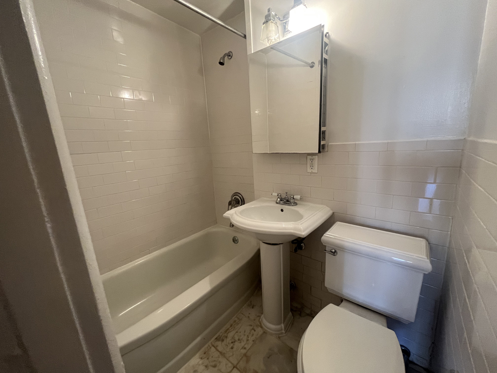 242 East 75th Street - Photo 4