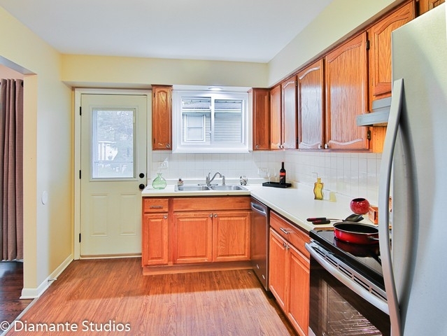 219 E Park Avenue - Photo 2