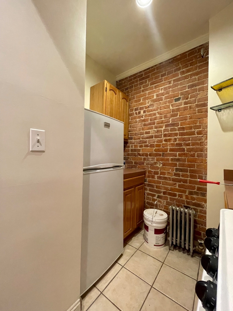 422 East 83rd Street - Photo 10