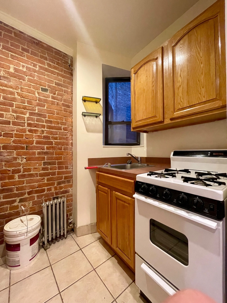 422 East 83rd Street - Photo 11