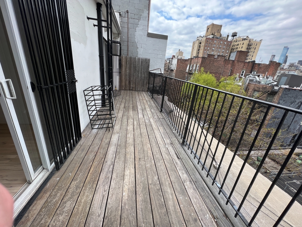 337 East 9th Street - Photo 6