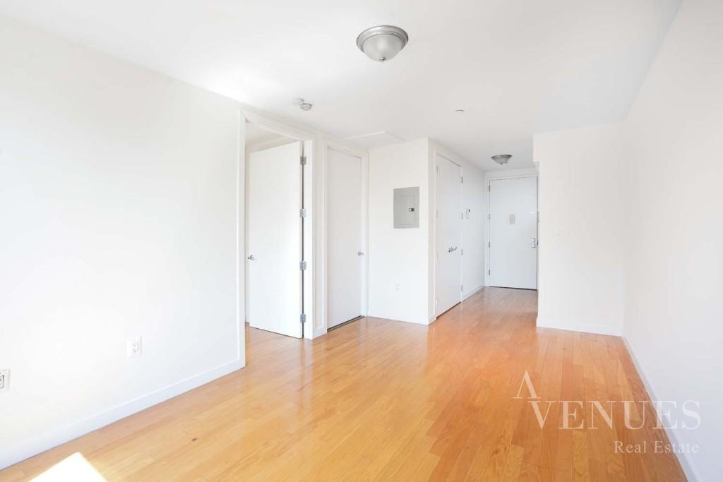 924 Metropolitan Avenue - Photo 1