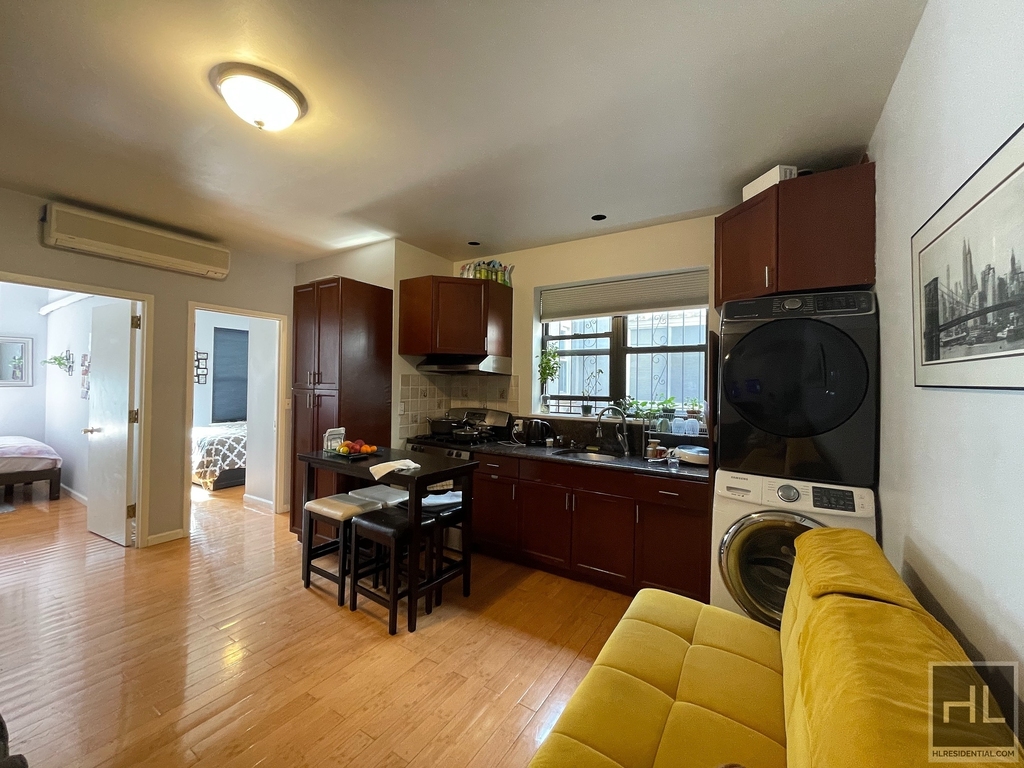 31-30 Ditmars Blvd - Photo 0