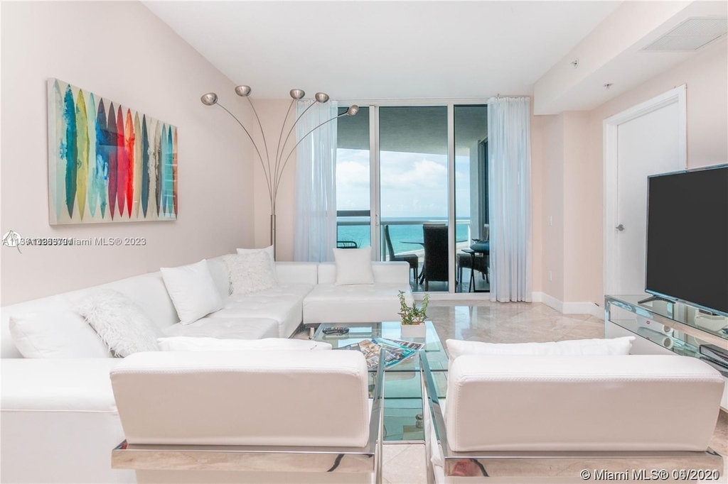 3801 Collins Ave - Photo 1