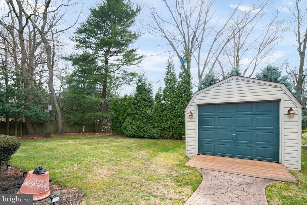 1008 Chesterfield Road - Photo 25