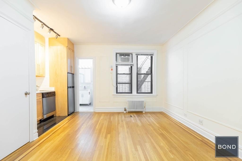 214 East 51st Street - Photo 0