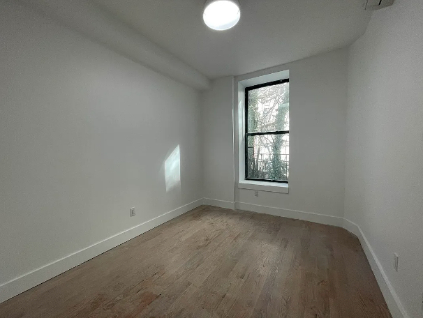 1027 Putnam Avenue - Photo 1