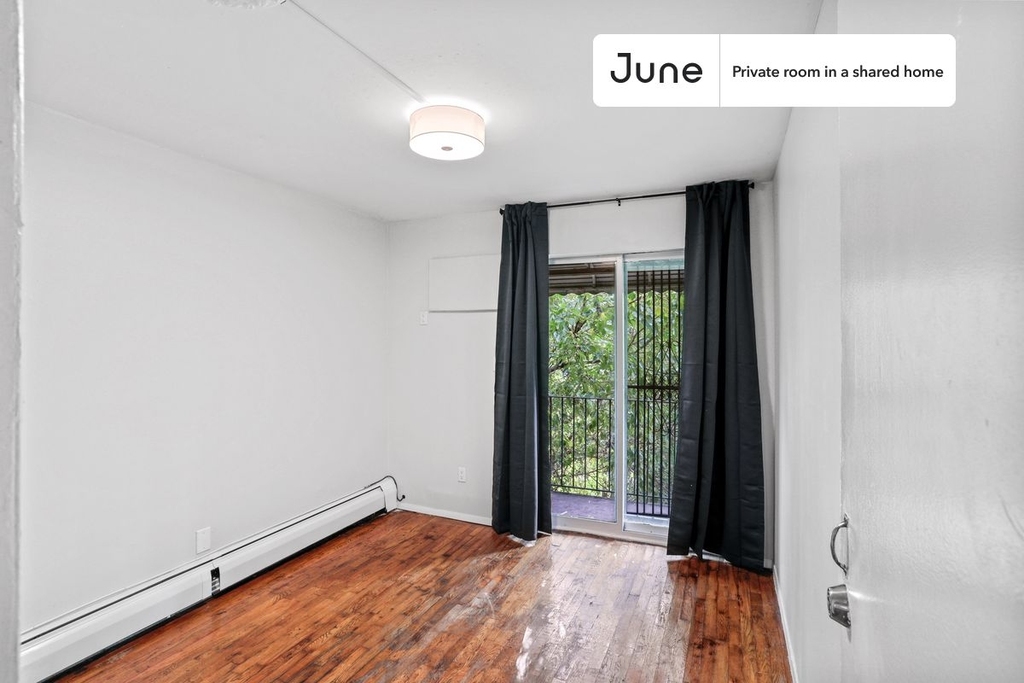 11-46 Welling Court - Photo 1
