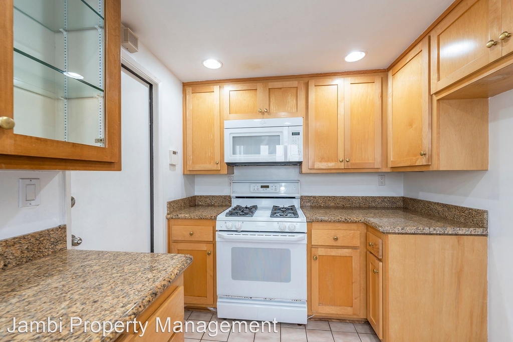 2410 Voorhees Avenue #5 - Photo 8