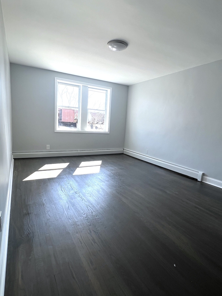 33-13 58th Street - Photo 5