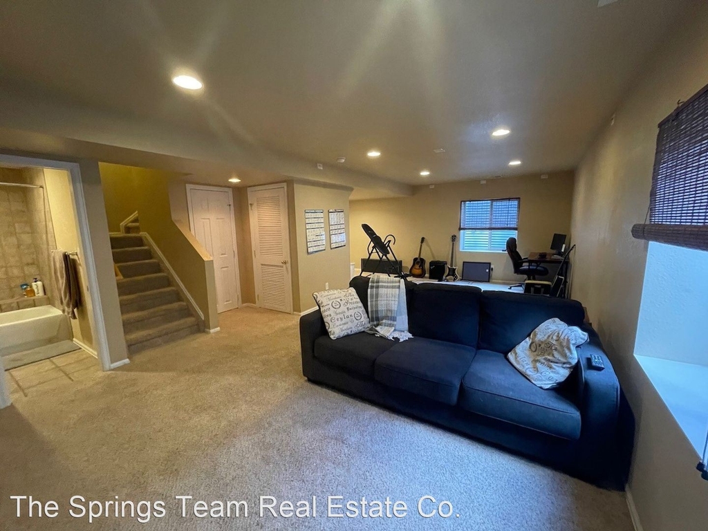 7493 Waterman Way - Photo 2