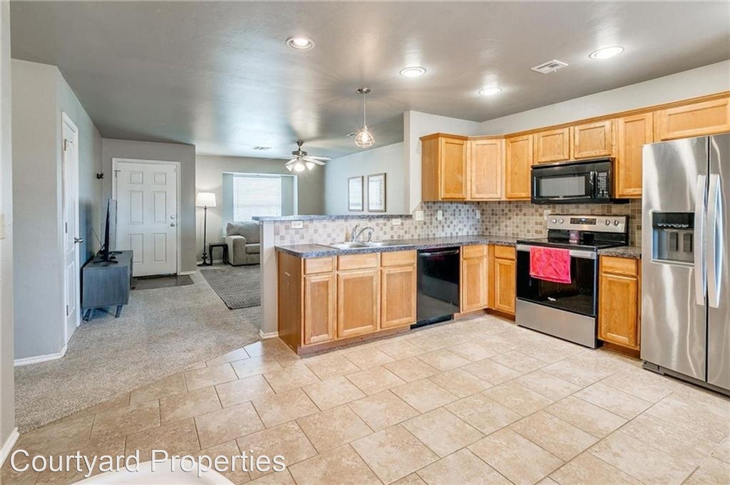 13660 Bradbury Lane, - Photo 16