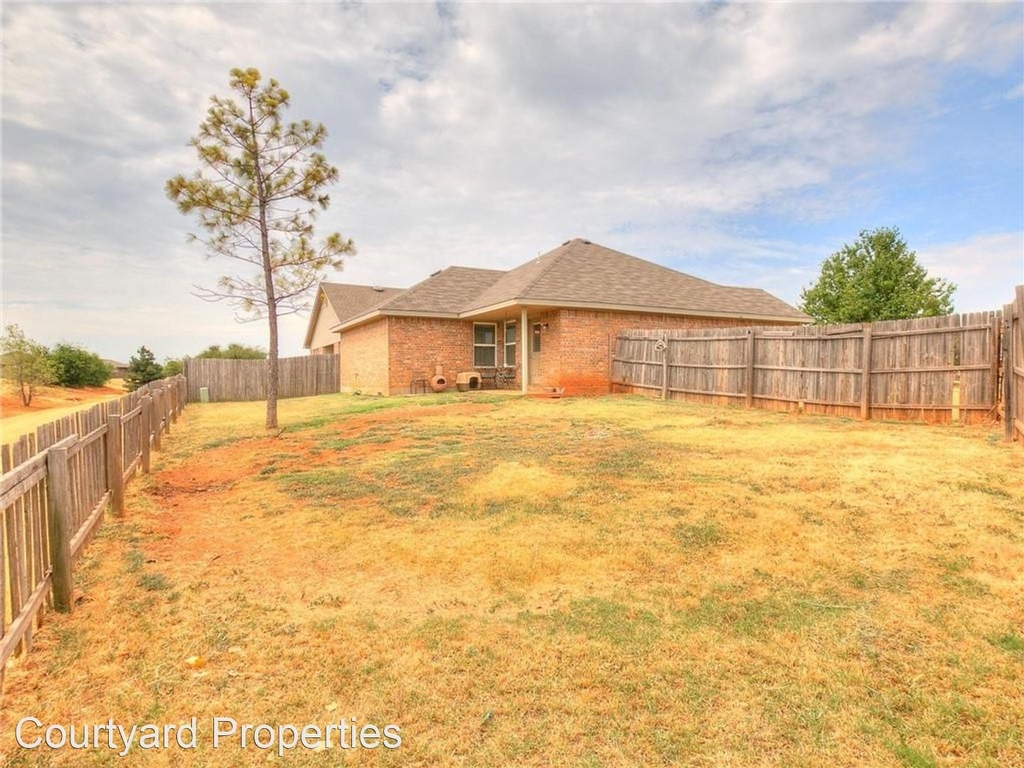 13660 Bradbury Lane, - Photo 4