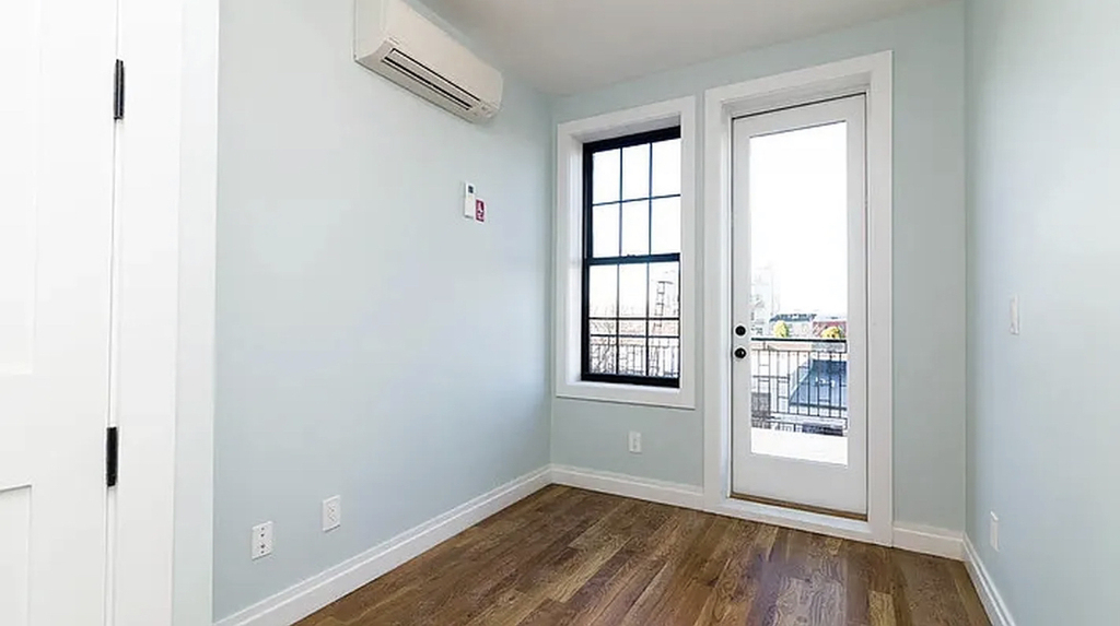 331melrose  - Photo 5