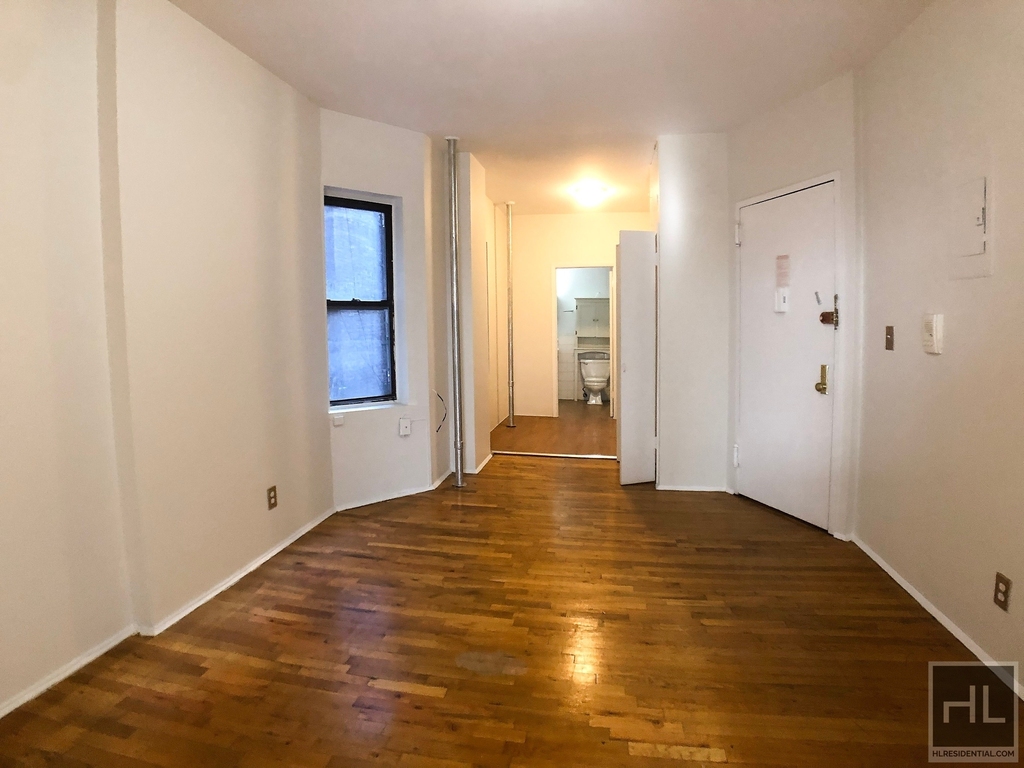 West 49 Street - Photo 1