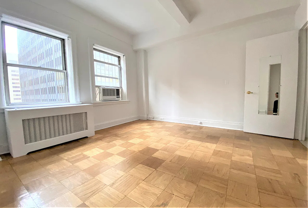 152 East 39th Street - Photo 3