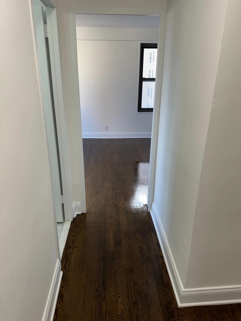 East 89th Street - Photo 7