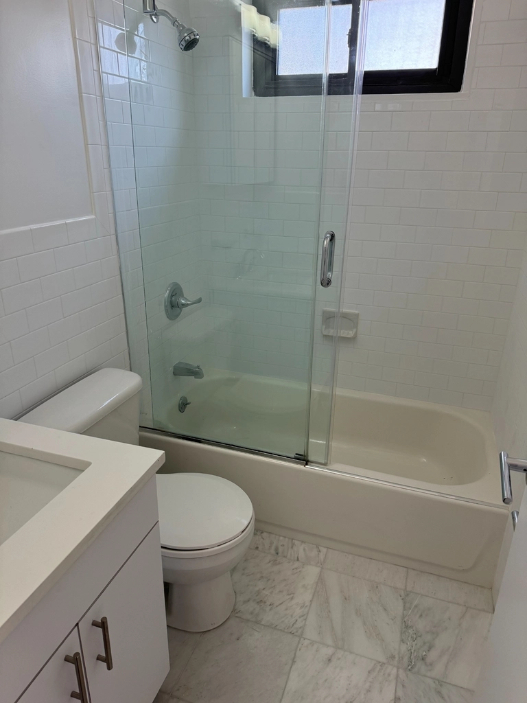 East 89th Street - Photo 6