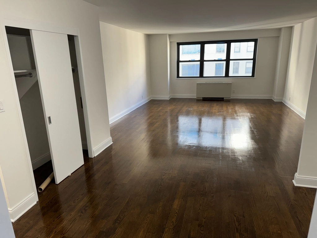 East 89th Street - Photo 1