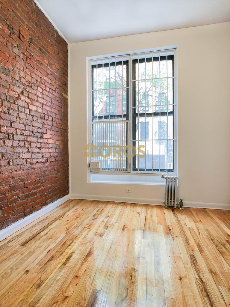 40 Clinton Street - Photo 1