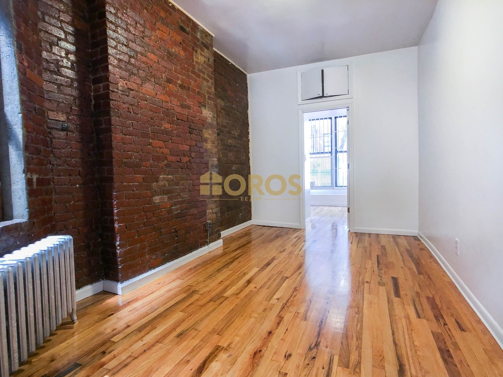 40 Clinton Street - Photo 0