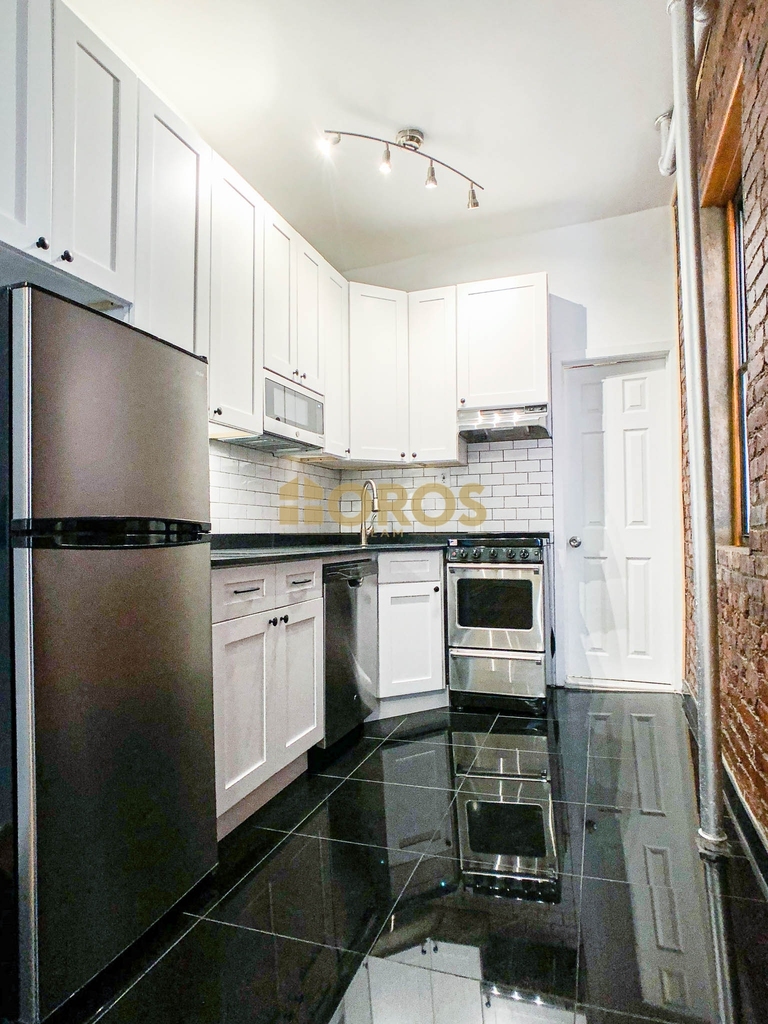 40 Clinton Street - Photo 9
