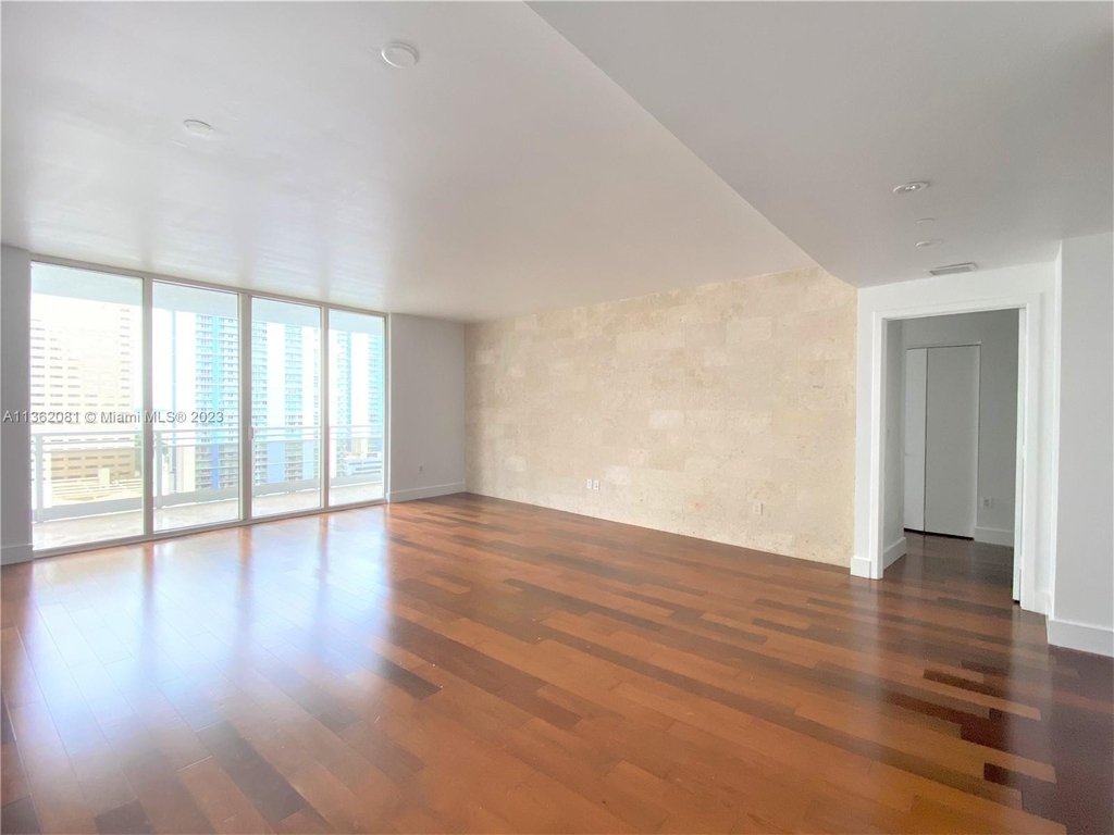 901 Brickell Key Blvd - Photo 2