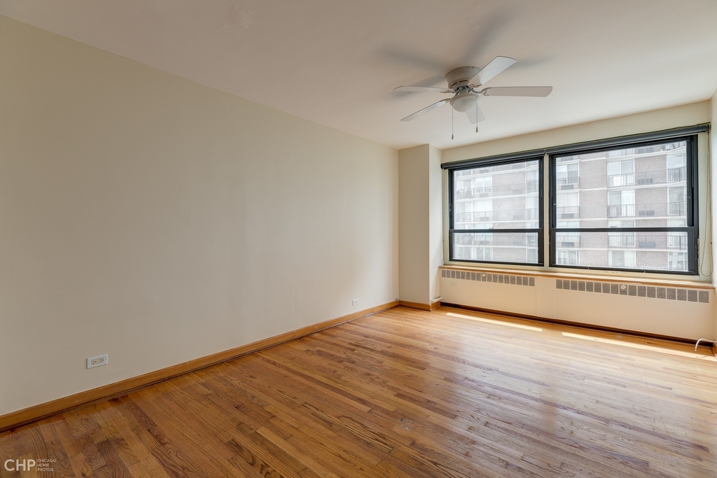 4180 N Marine Drive - Photo 9