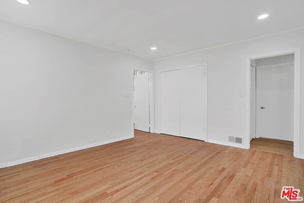 10481 Ashton Ave - Photo 15