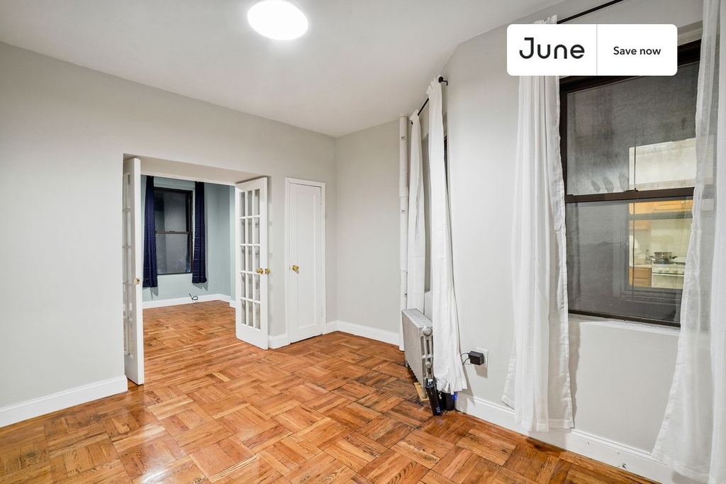 715 East 5th Street - Photo 2