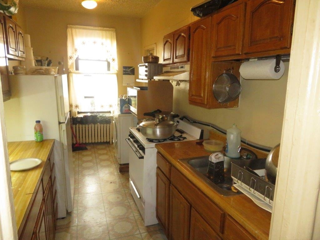 East 46th Street Brooklyn - Photo 4