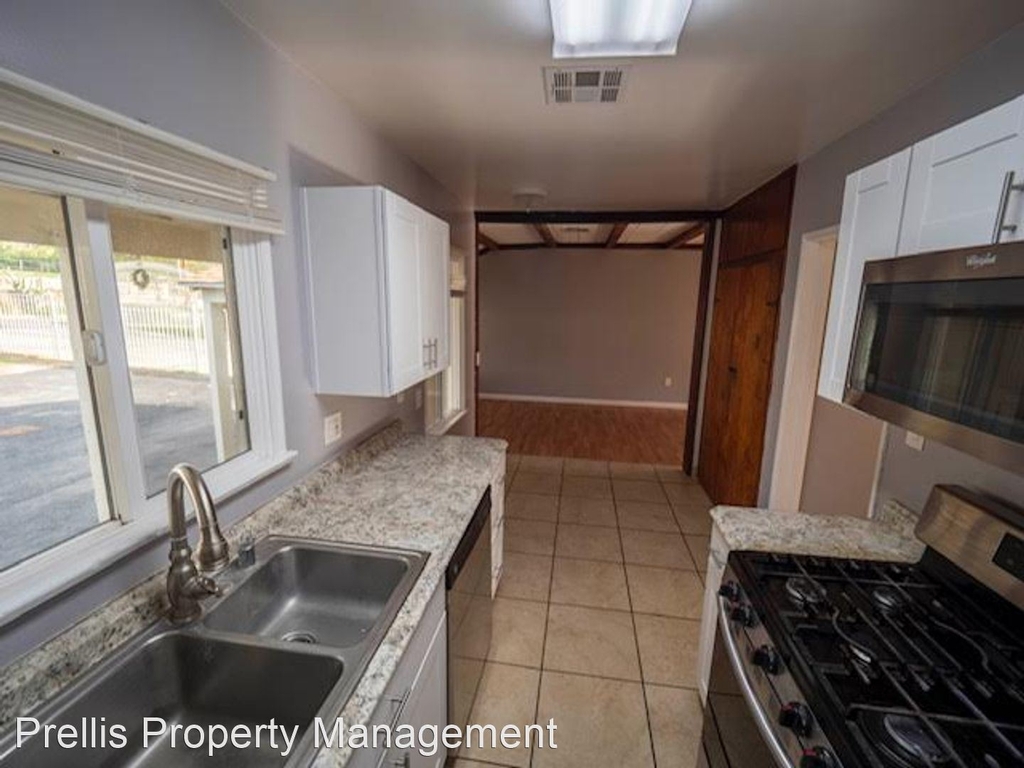 13079 Gladstone Avenue - Photo 2