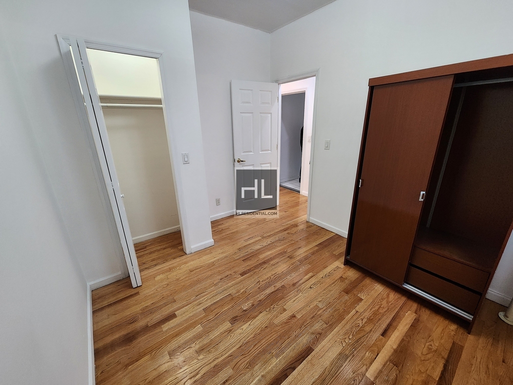 24-24 41 Street - Photo 4